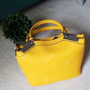 {NWT} Wilsons Leather • Yellow Leather Bucket Purse